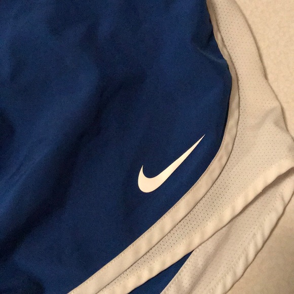 Athletic shorts - Picture 4 of 4